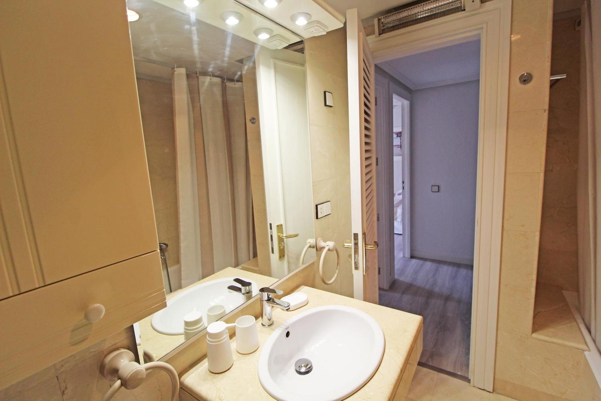 Castle Views. Terrace. Design Style. Ac. Wifi. Refurbished. Supercentric. Apartment อาลิกันเต ภายนอก รูปภาพ